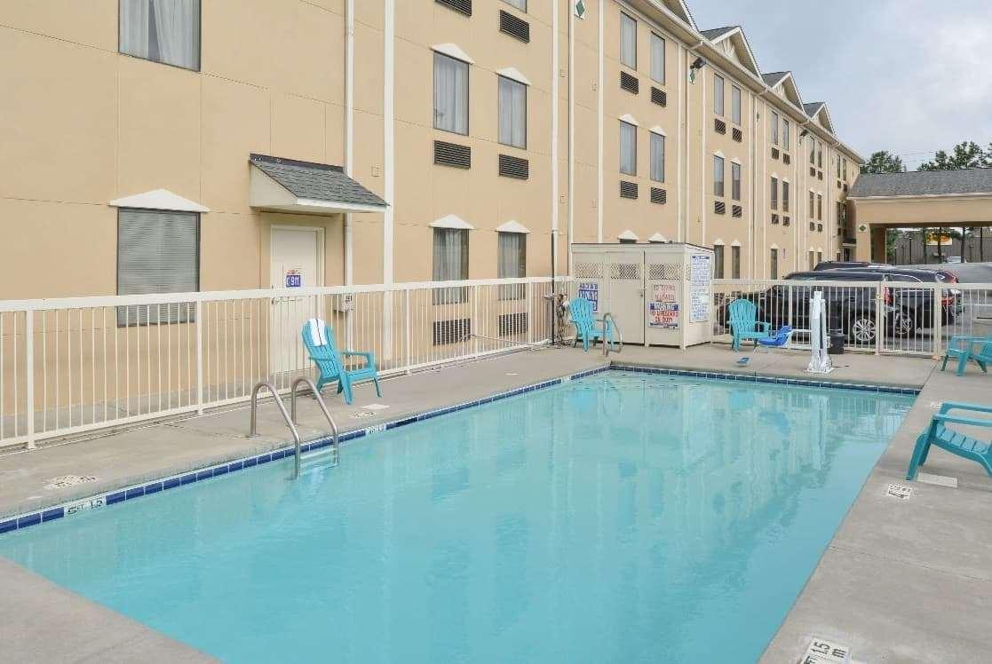 Baymont By Wyndham Grovetown Augusta Hotel Екстериор снимка
