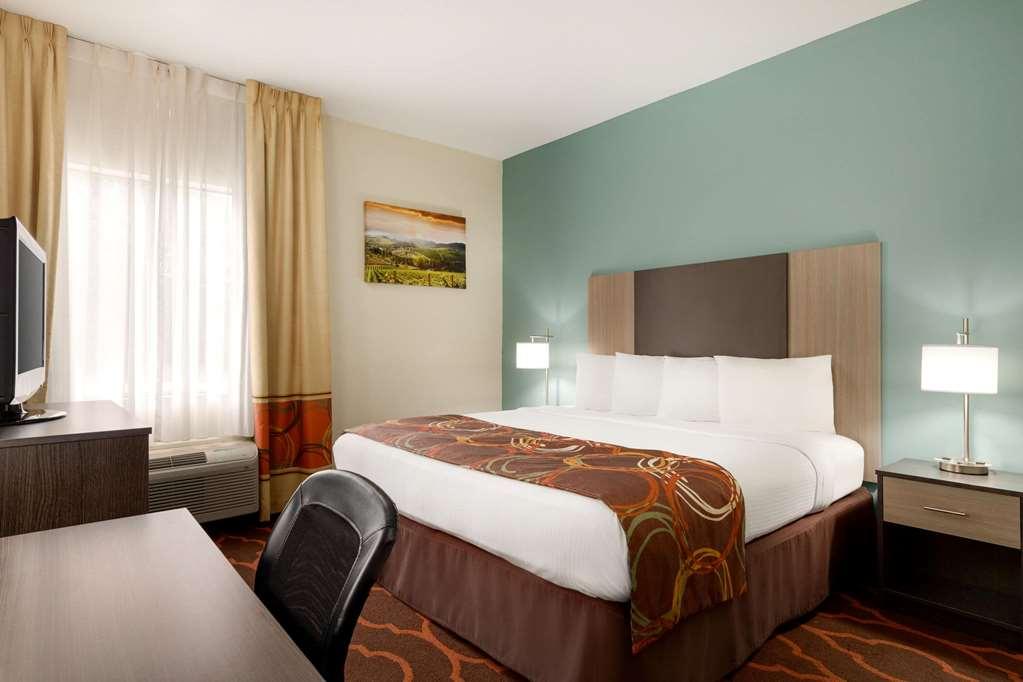 Baymont By Wyndham Grovetown Augusta Hotel Стая снимка