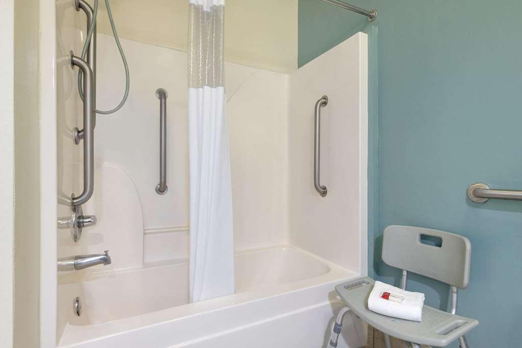 Baymont By Wyndham Grovetown Augusta Hotel Стая снимка